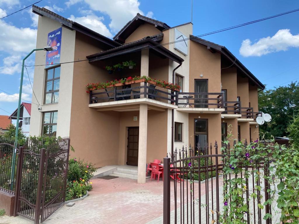 Pensiunea Casa Soarelui Simian Экстерьер фото